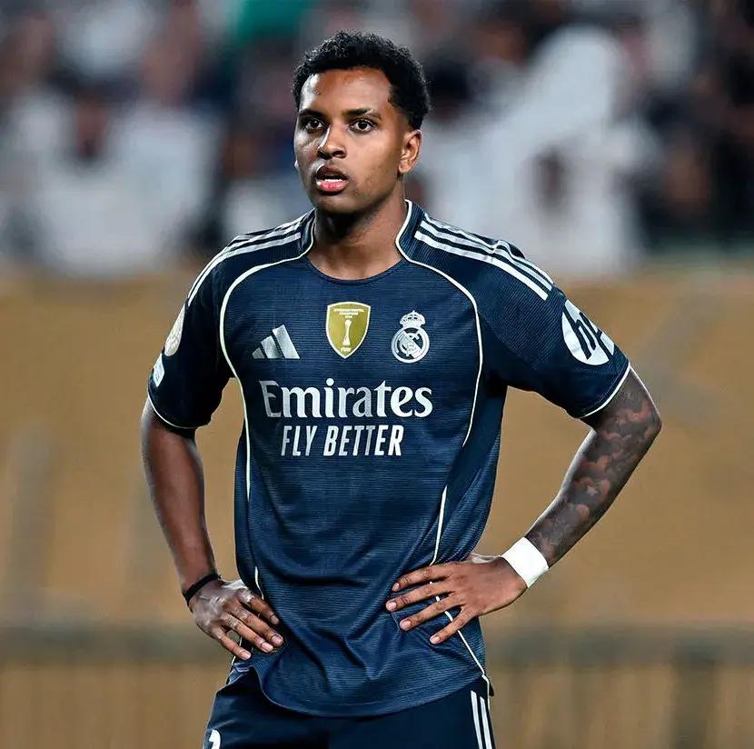 转会期斯图加特调整名单以备德国杯，遗憾出局环节打磨，态度坚定，心理建设被强调的简单介绍