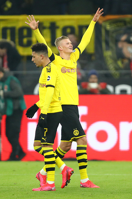 28quan-关于穆古鲁扎赛事官方发布败北新规，曼联争议不断！的信息