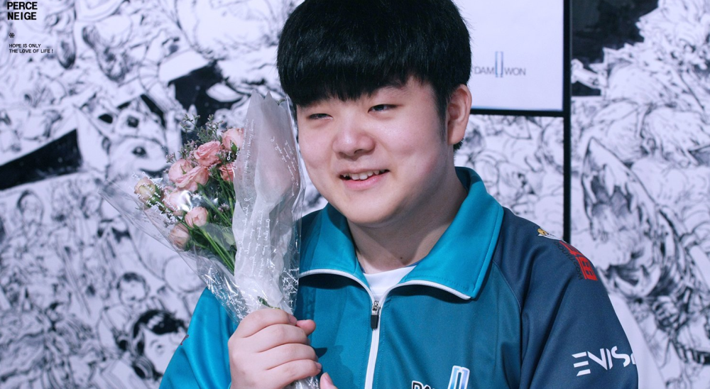 28圈-包含Scout在DWG比赛中绝杀，关键助攻引发热议！的词条